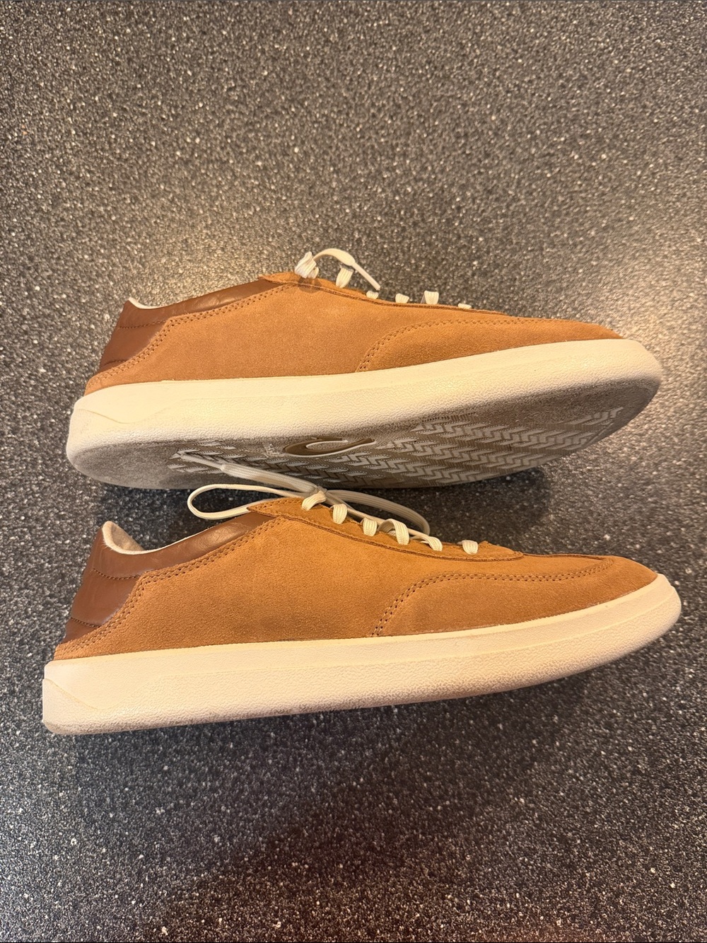 OluKai Men's Punini Suede Sneakers in Tan with Cream Laces - size 10.5 - Picture 3 of 7